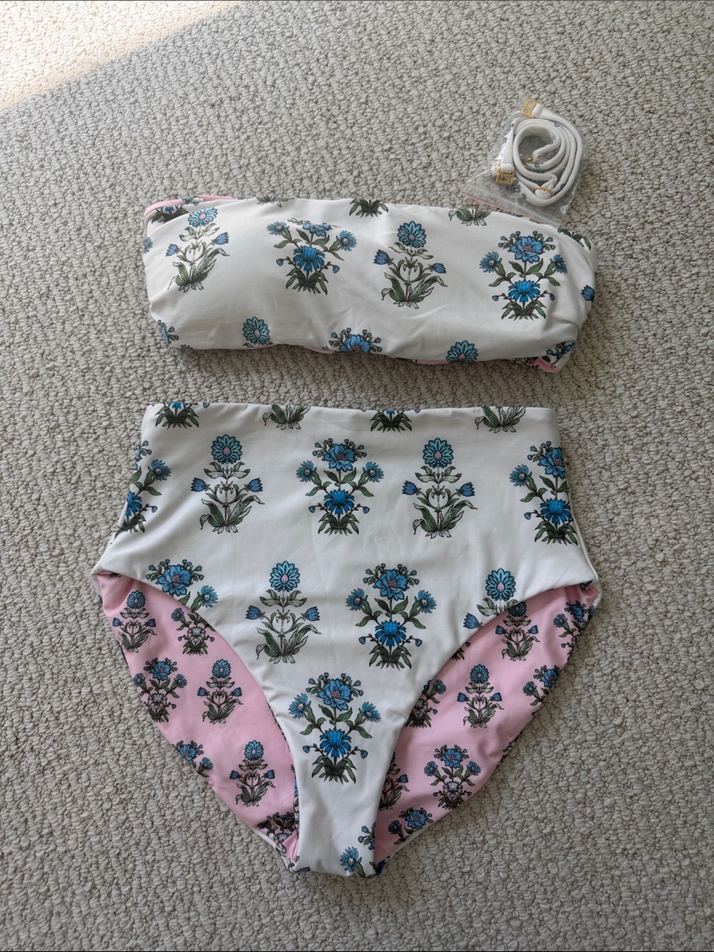 Reversible Two-Piece Floral Swim Set in White & Pink Top Size 6 Bottoms Size 8